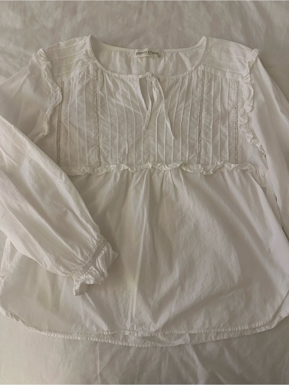 Pants Store White Top!